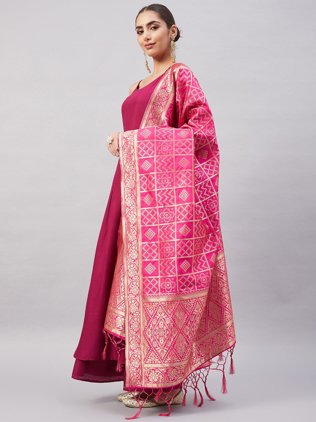 InWeave Women's Wine Solid Strappy Set With Pink Brocade Dupatta - Distacart