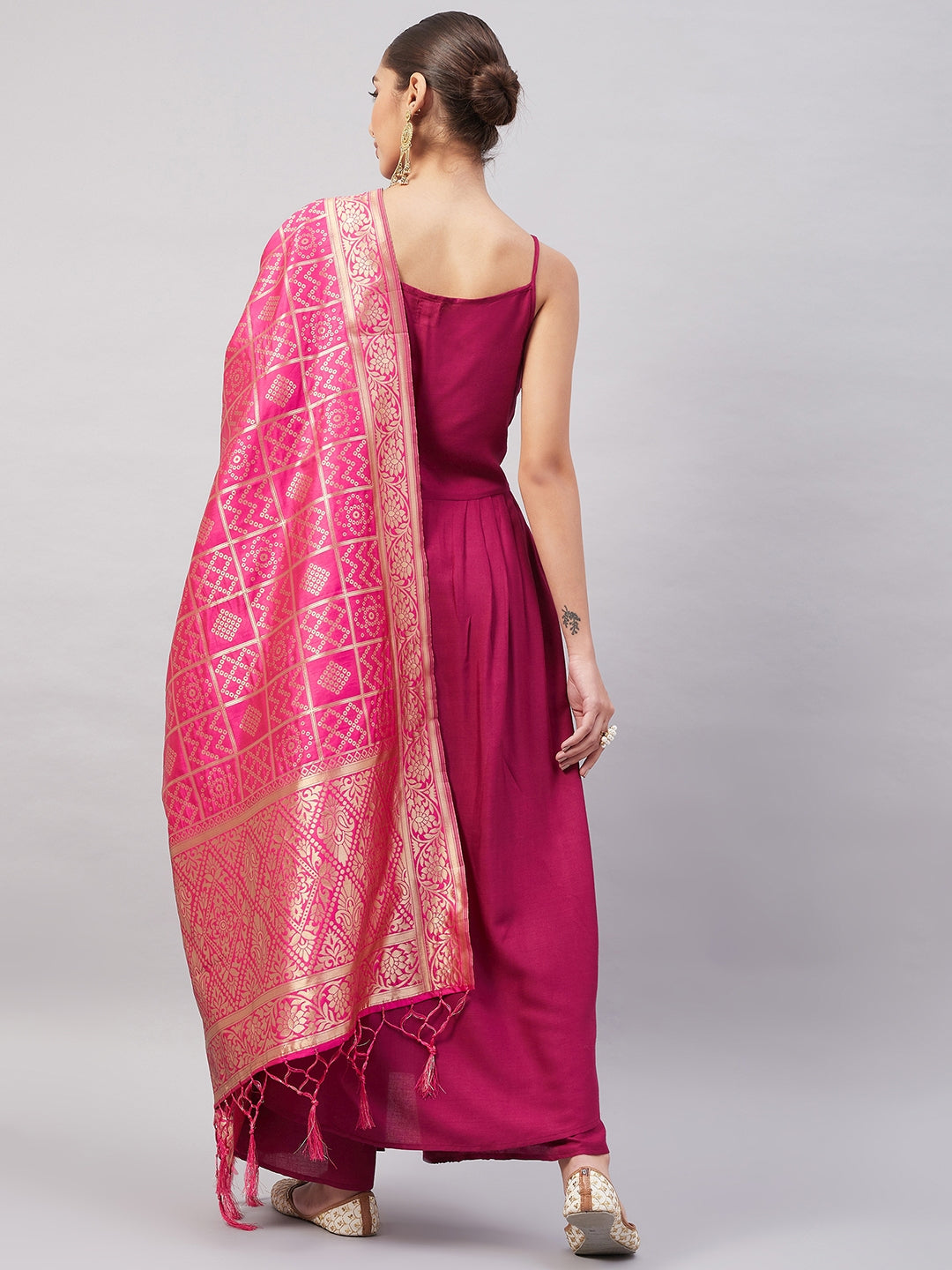 InWeave Women's Wine Solid Strappy Set With Pink Brocade Dupatta - Distacart