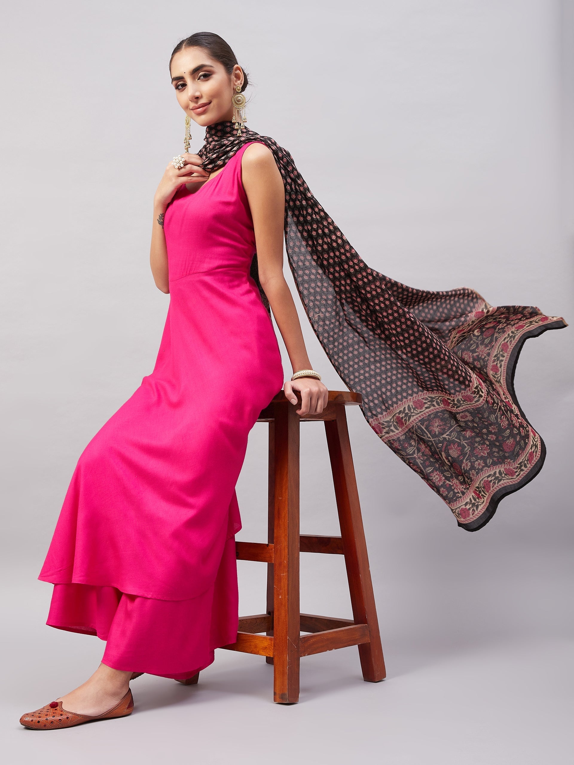 InWeave Women's Fuchsia Sleeveless Kurta Set W Black Pink Ethnic Dupatta - Distacart