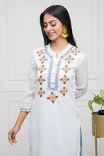 Thumbnail for Myshka Women Solid Georgette Straight V-Neck White Kurtas - Distacart
