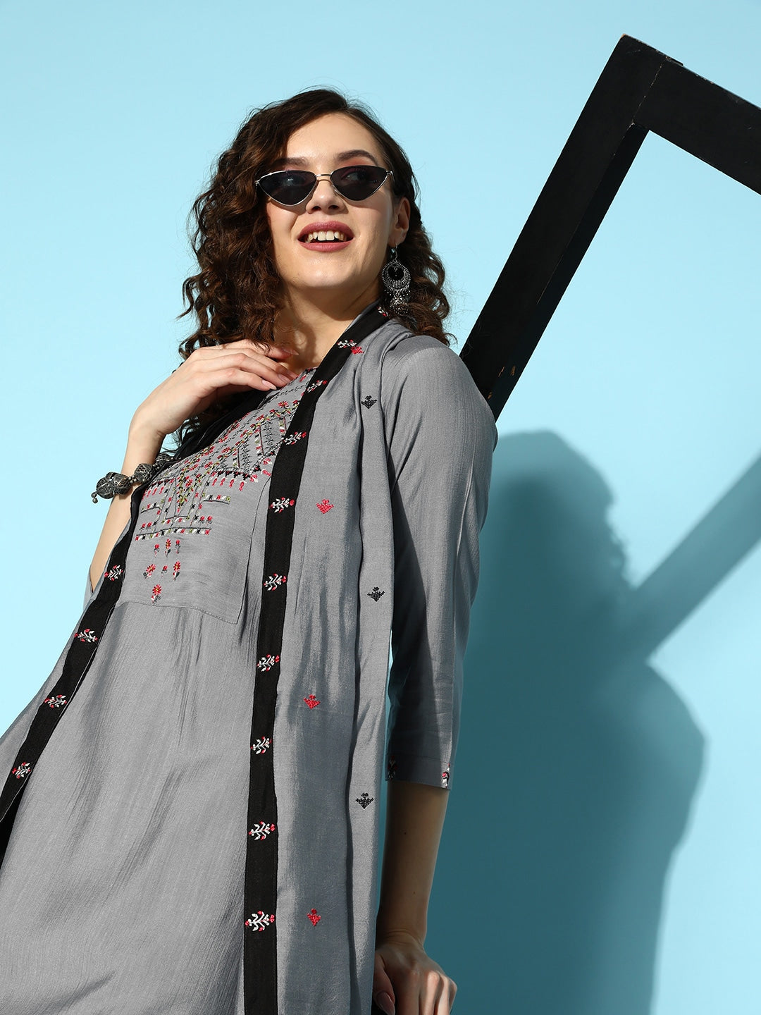 Sangria Embroidered Thread Work Kurta with Trousers & With Dupatta - Distacart