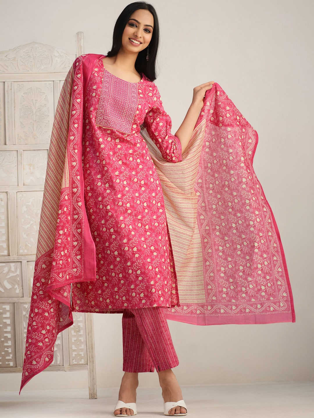 Sangria Red Floral Printed Gotta Patti Pure Cotton Kurta With Trouser & Dupatta - Distacart