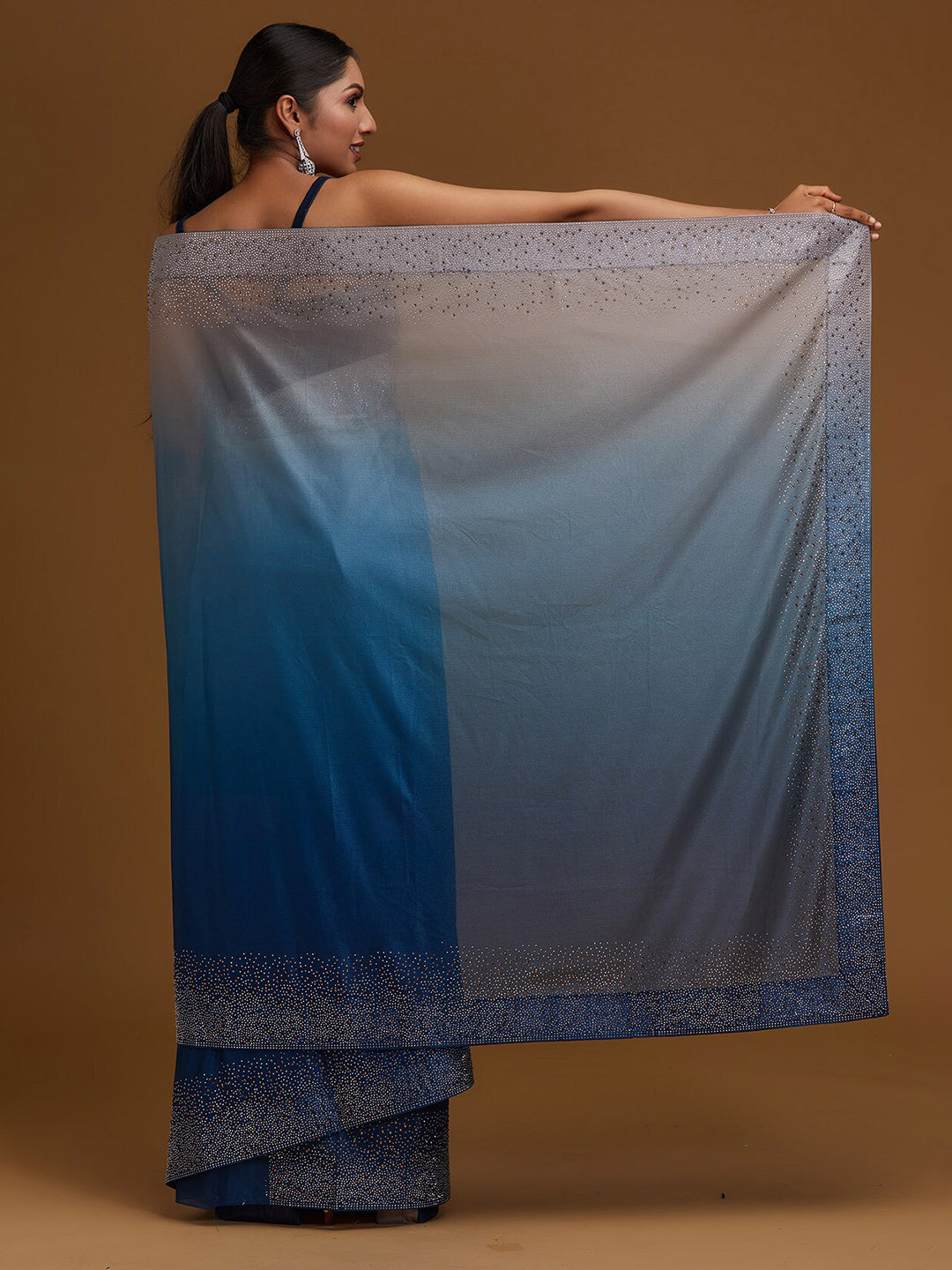 Koskii Blue & Gold-Toned Beads and Stones Tissue Saree - Distacart