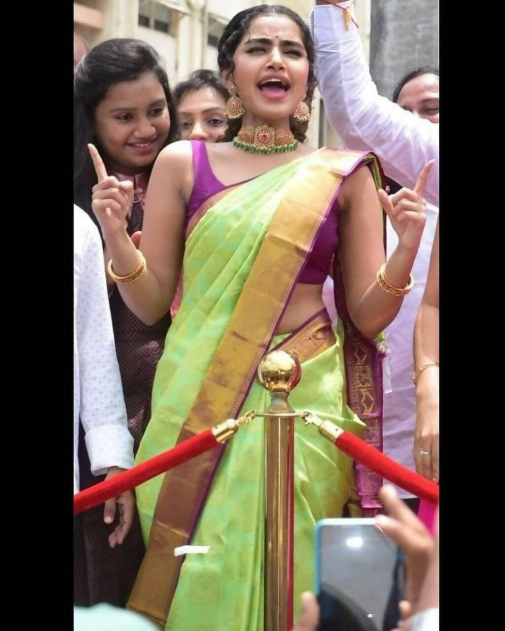 DEIANA'S Beautiful Golden Jari with New Design Soft Lichi Silk Saree - Pista - Distacart