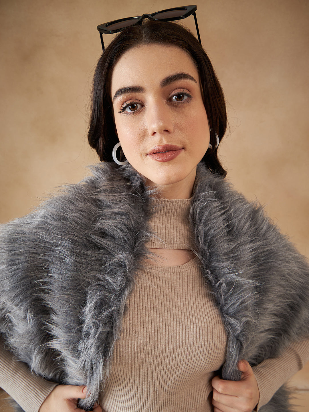 InWeave Women's Light Grey Fur Cape - Distacart