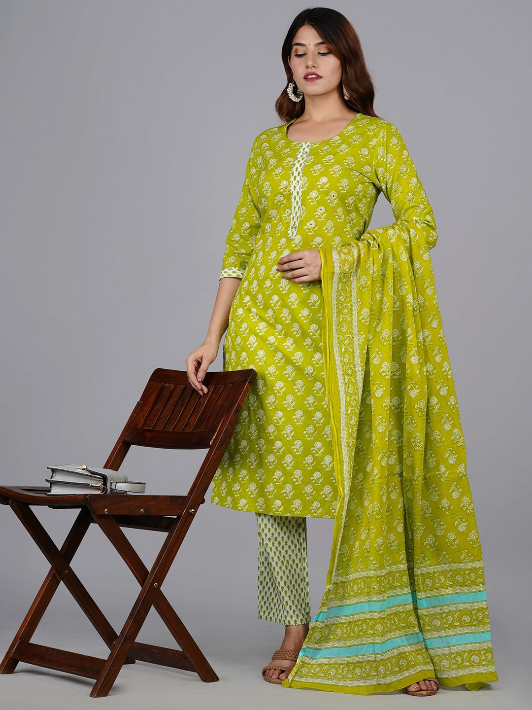 Kalini Women Floral Printed Gotta Patti Pure Cotton Kurta With Trousers & Dupatta - Distacart