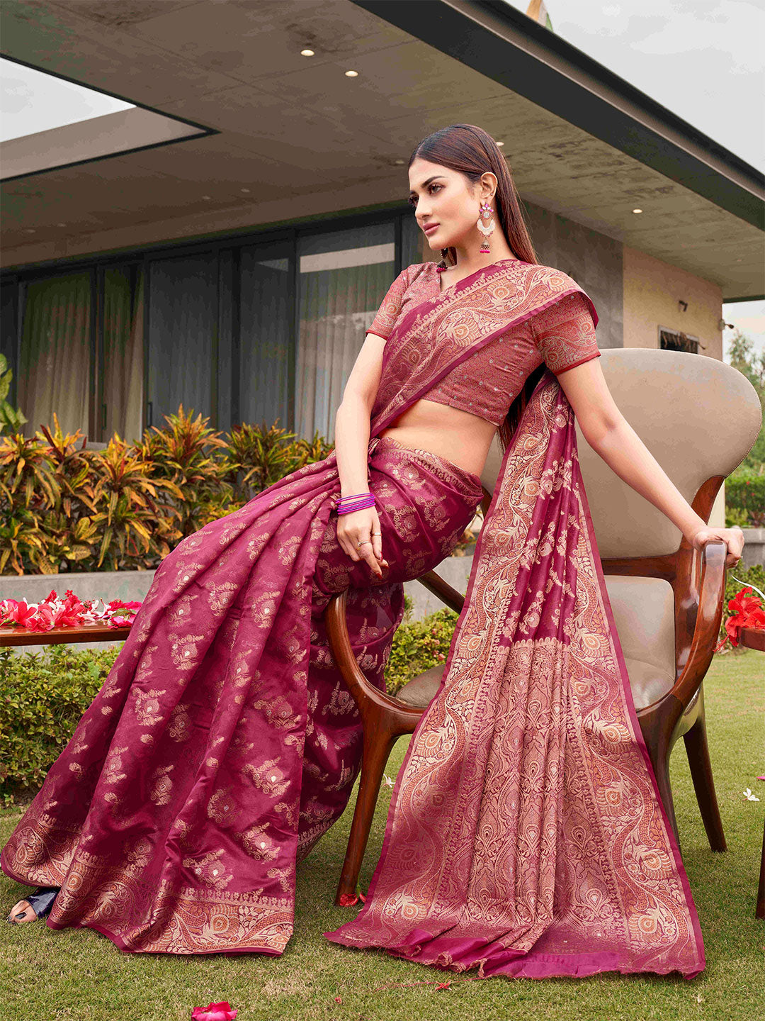 Tikhi Imli Pink Ethnic Motifs Woven Design Zari Saree - Distacart