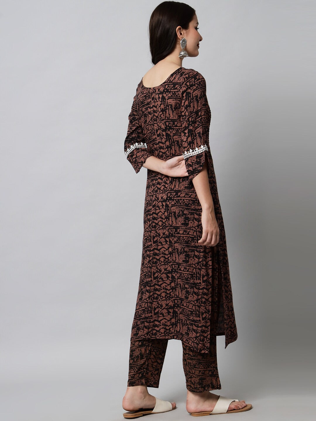 Kalini Women Embroidered Thread Work Kurta & Trousers - Distacart