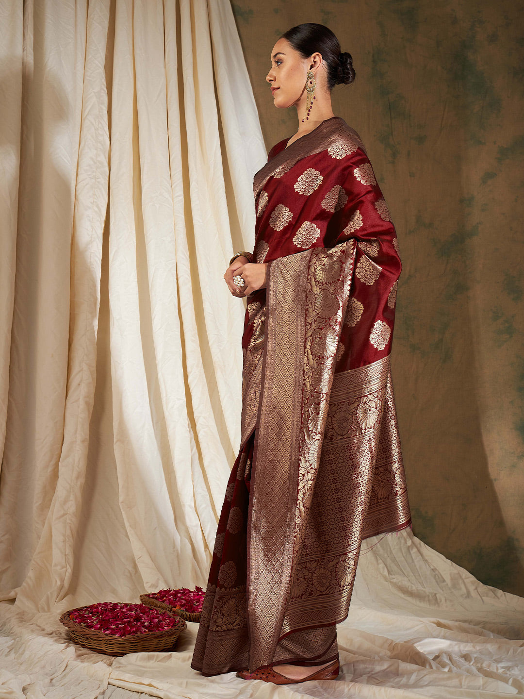 Sangria Maroon Ethnic Motifs Woven Design Zari Banarasi Saree - Distacart