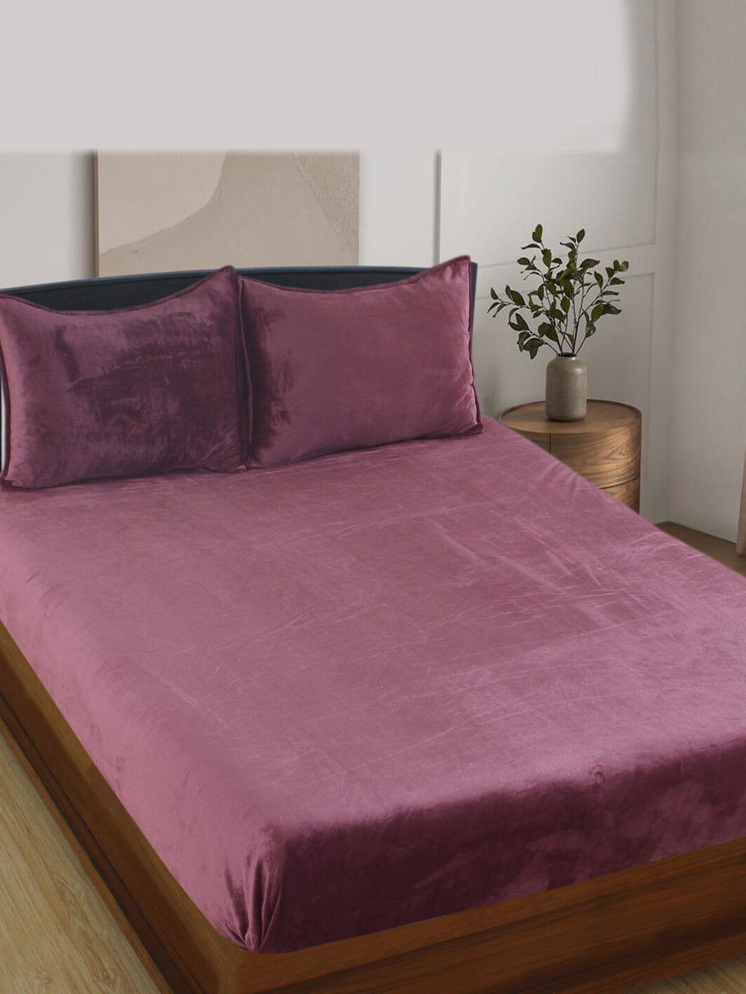 Nendle Magenta Woollen 400 TC King Bedsheet with 2 Pillow Covers - Distacart