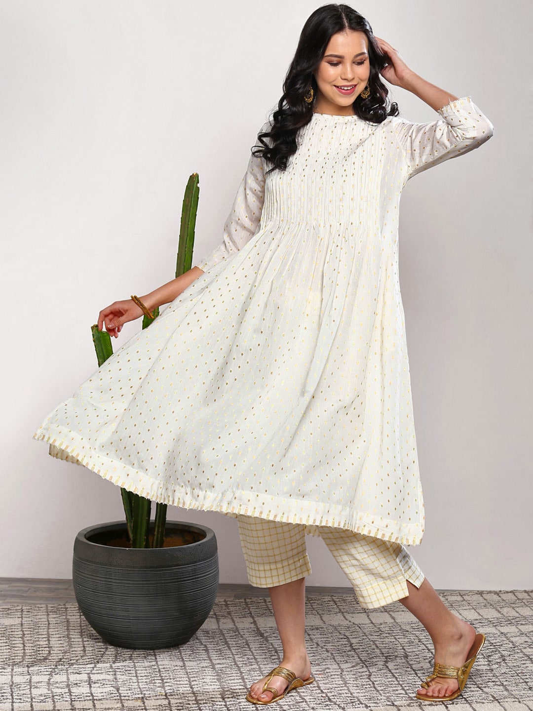 Sangria Women Off-White Printed Kurta with Crop Trousers - Distacart