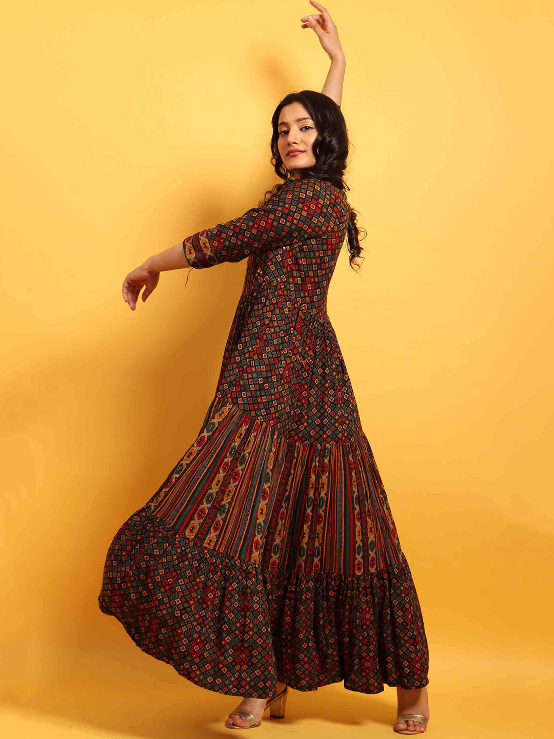 Kalini Women Black & Green Geometric Embroidered Anarkali Kurta - Distacart