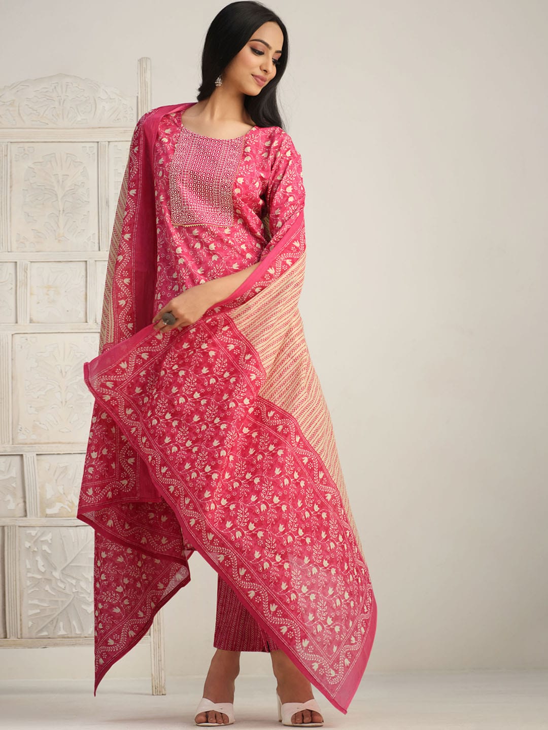 Sangria Red Floral Printed Gotta Patti Pure Cotton Kurta With Trouser & Dupatta - Distacart