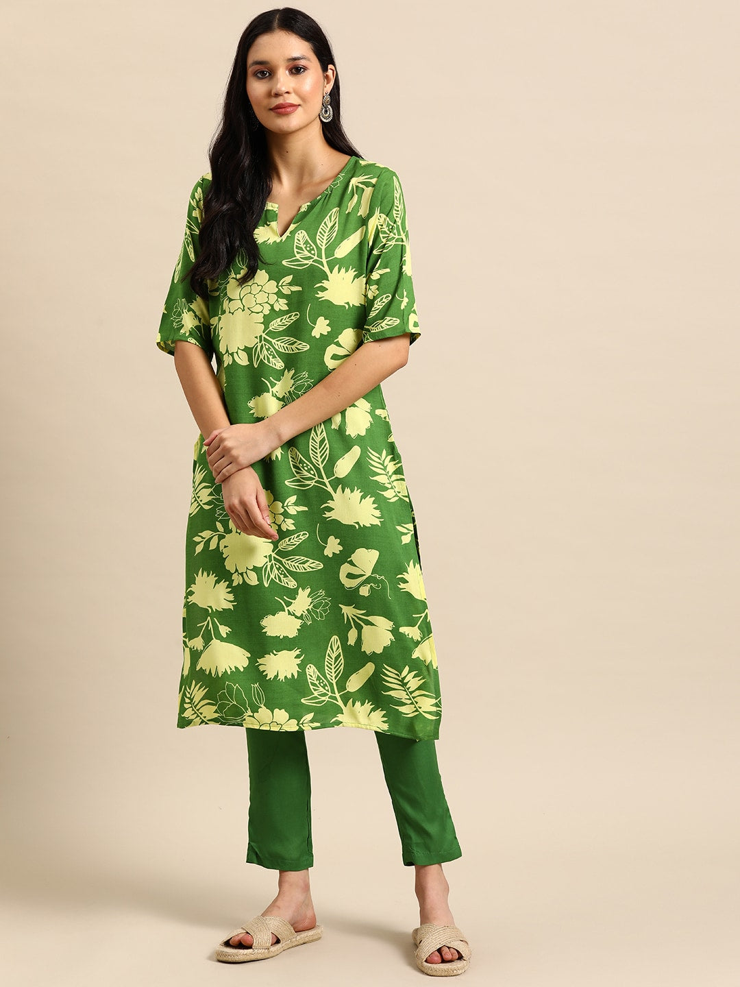 Sangria Floral Printed Regular Kurta with Trousers - Distacart