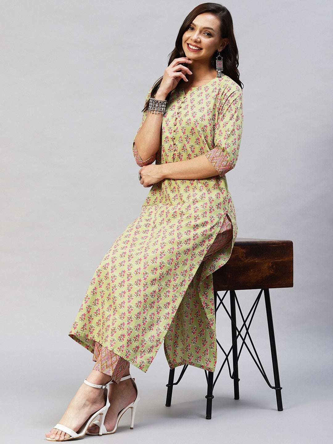 Kalini Women Green Floral Printed Kurta with Trousers - Distacart