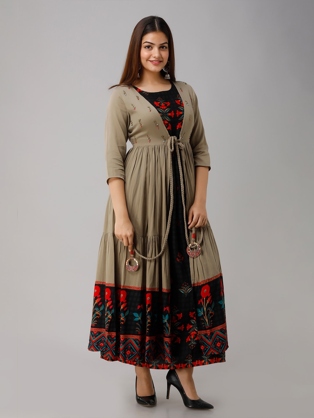 Kalini Women Gunmetal-Toned Floral Thread Work Kurta - Distacart