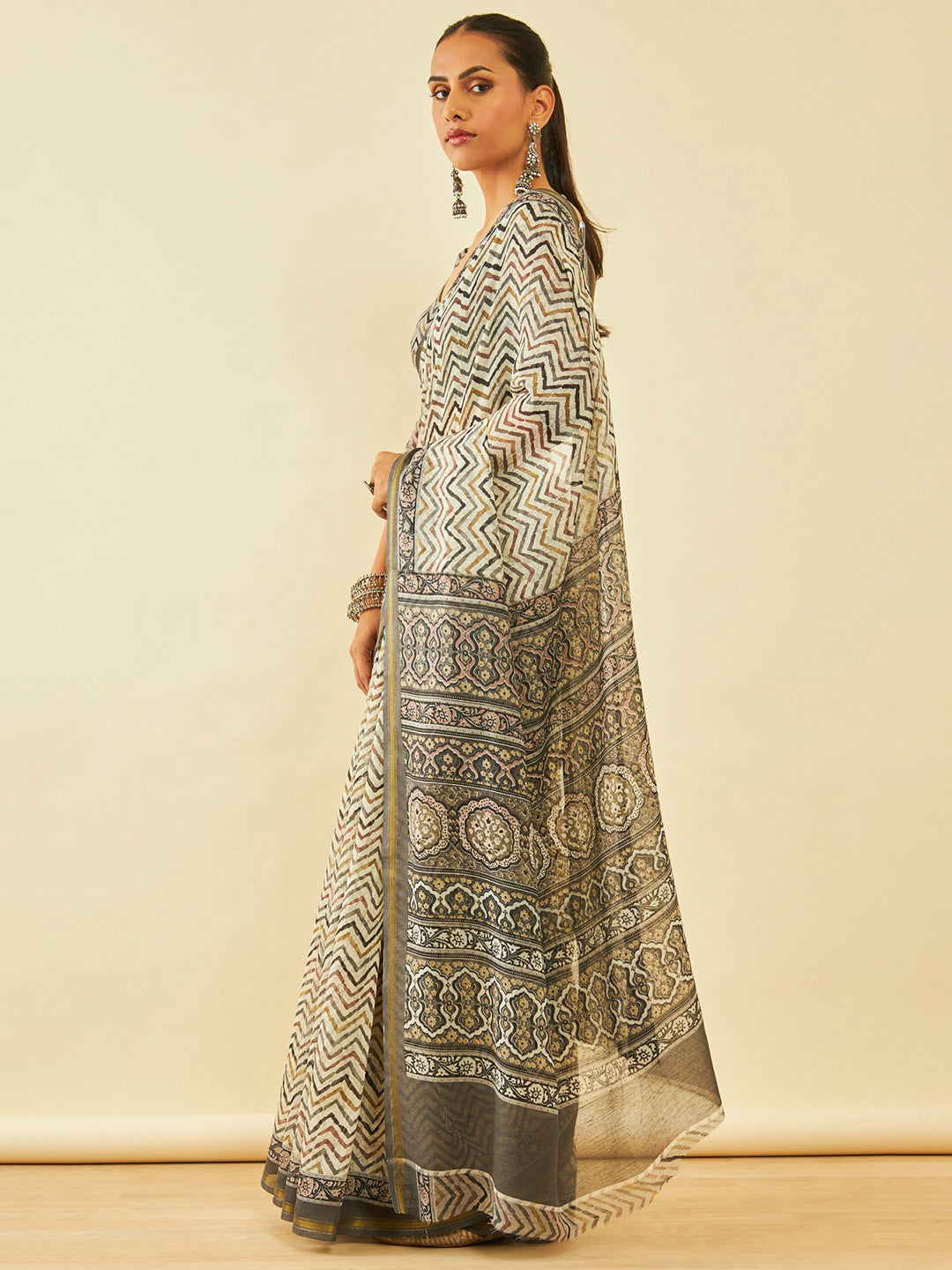 Soch Grey & White Chevron Printed Zari Chanderi Saree - Distacart