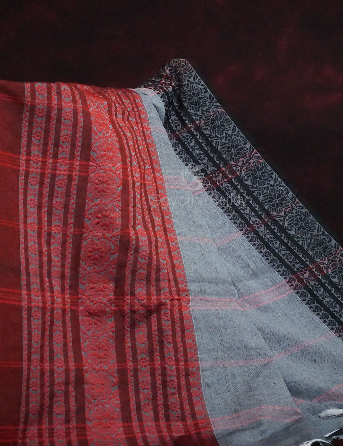 Grey Colour Contrast Thread Border Khadi Cotton Saree By Gayathri Reddy Designer Studio - Distacart
