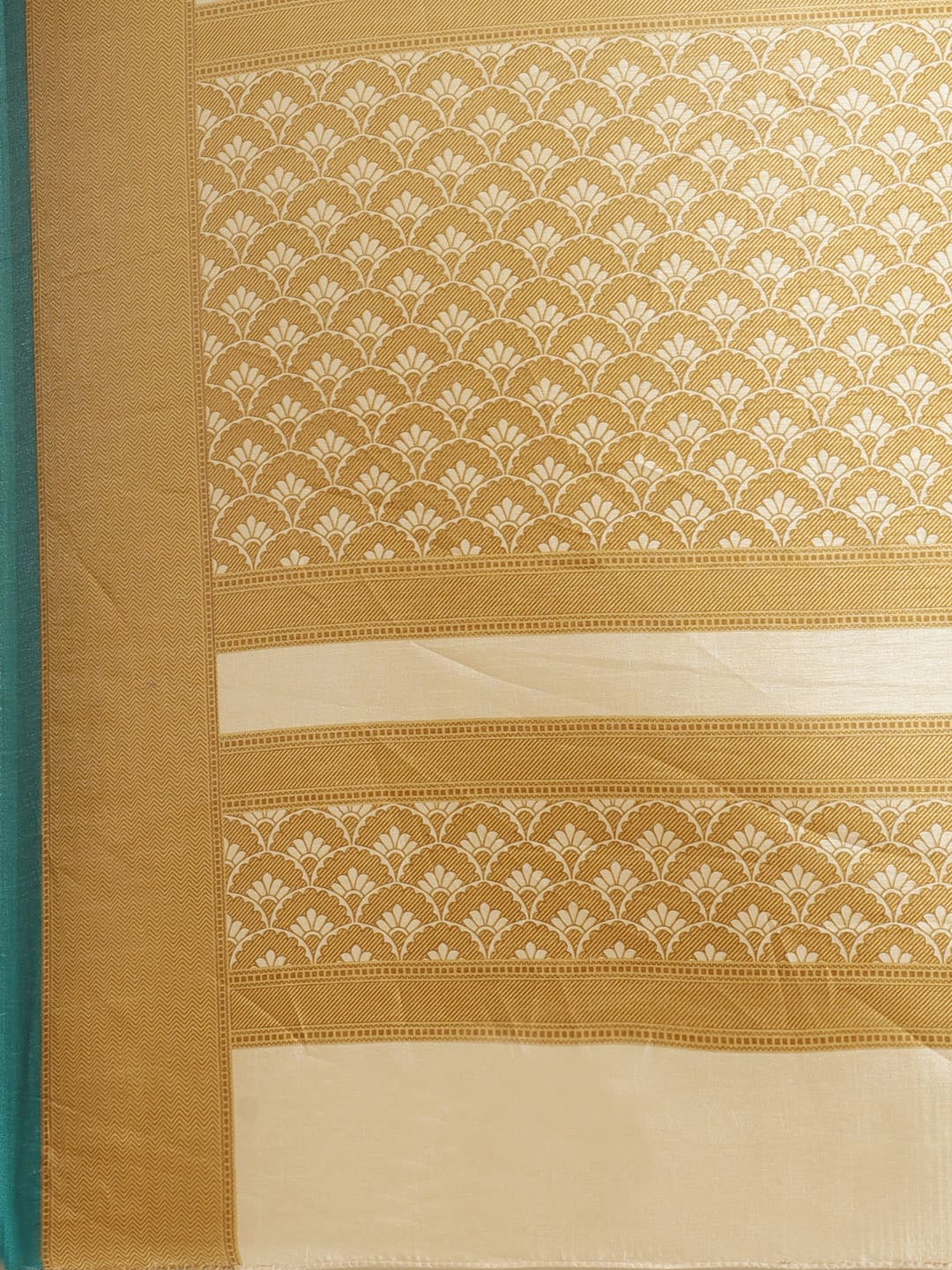 Saree Mall Off-White & Beige Printed Saree - Distacart