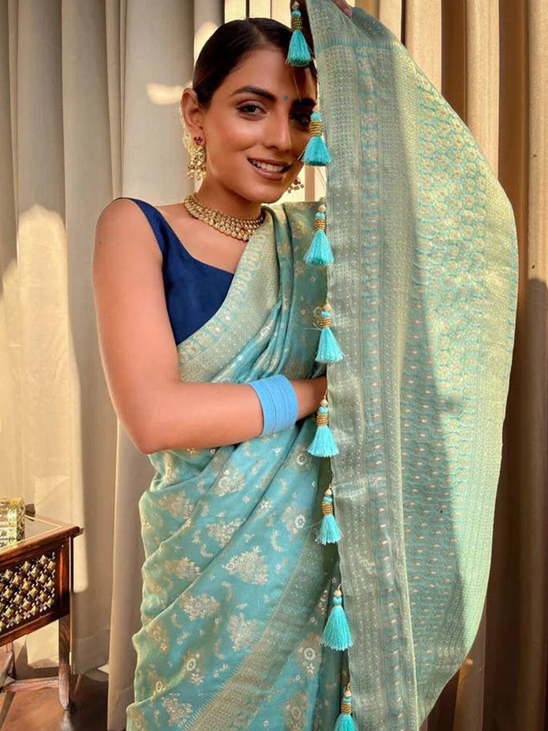 Kalini Ethnic Motif Woven Design Zari Saree - Distacart