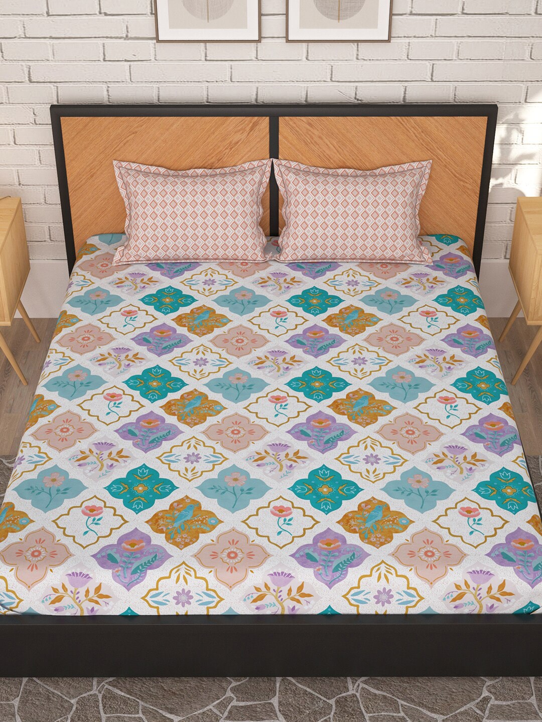 Story@home White & Peach-Coloured 180 TC Queen Bedsheet With 2 Pillow Covers - Distacart