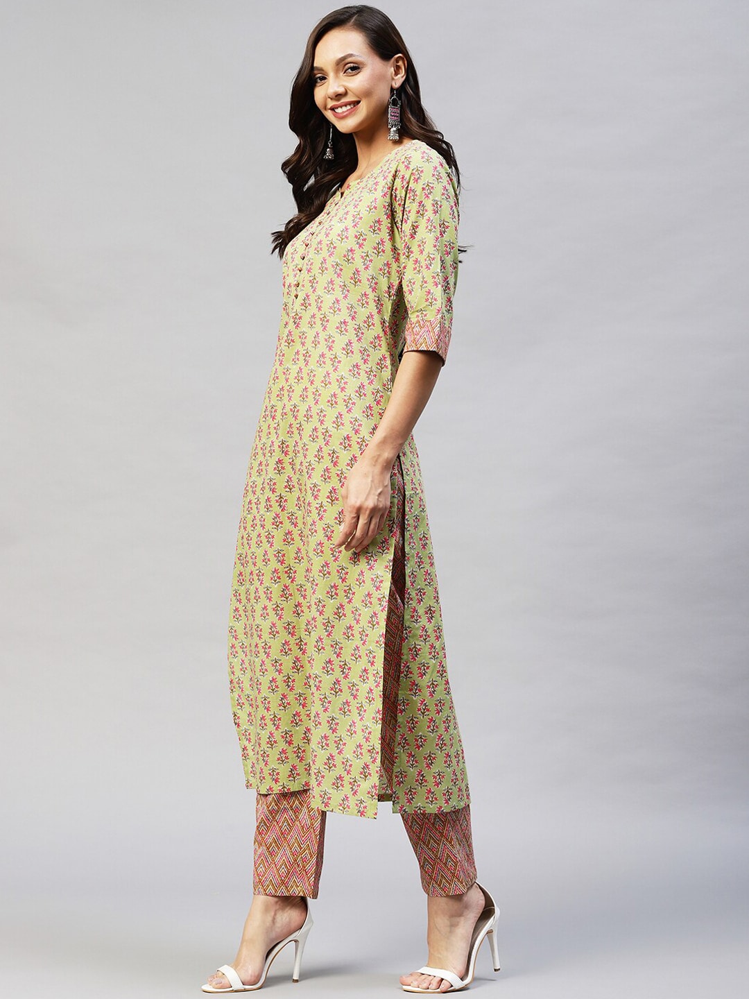 Kalini Women Green Floral Printed Kurta with Trousers - Distacart