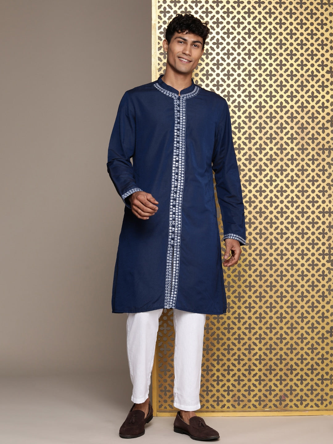House of Pataudi Men Jashn Embroidered Mirror Work Kurta - Distacart