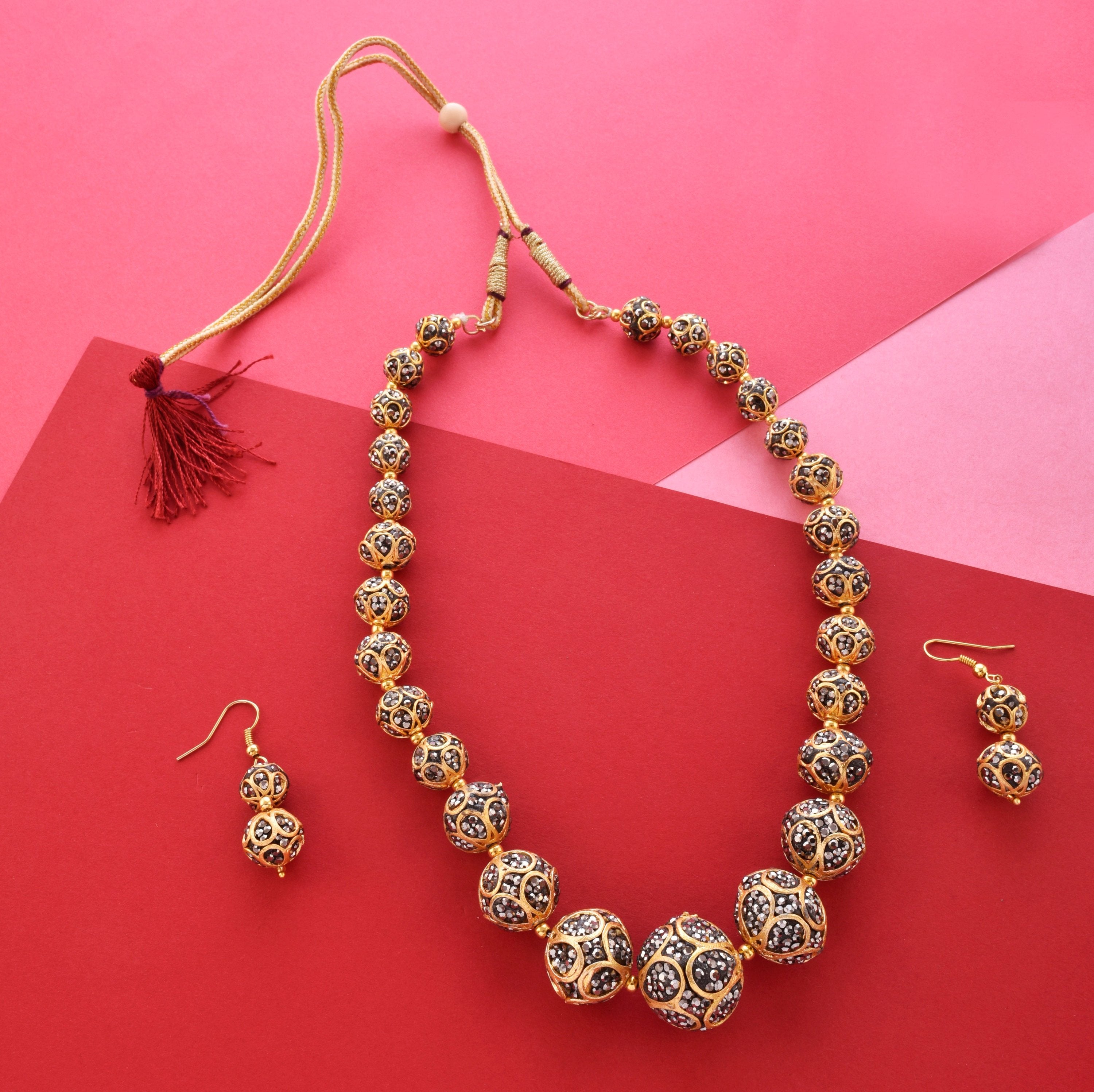 Gold-Plated Alloy Victorian Look Classy Mala Necklace With Earrings - The Pari - Distacart