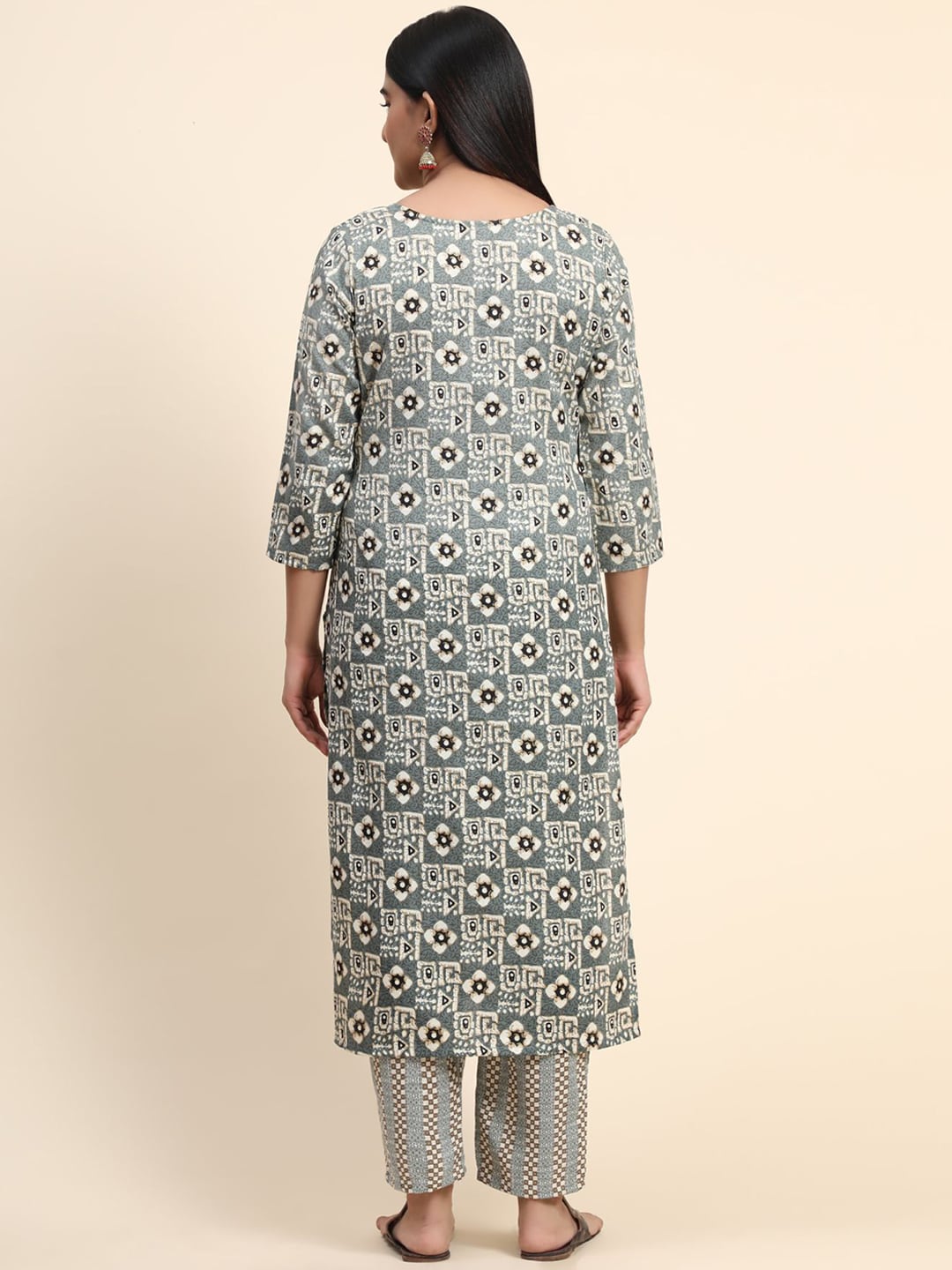 Kalini Floral Printed Round Neck Kurta with Trousers - Distacart
