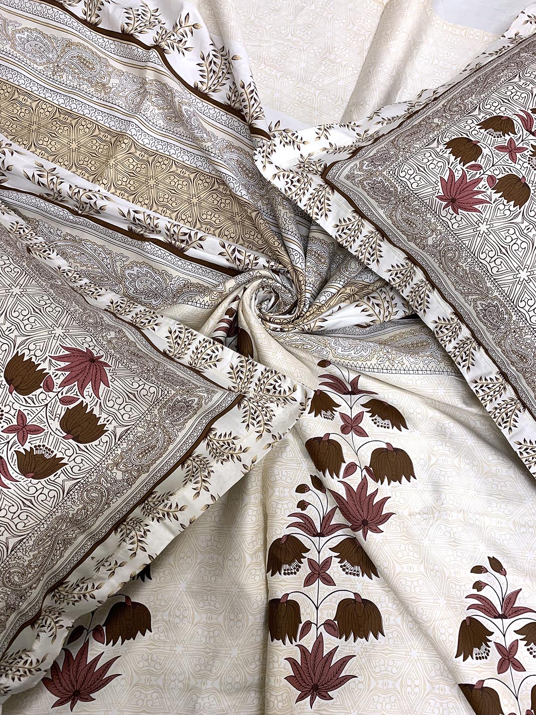 BELLA CASA Grey & Maroon Printed 350 TC Cotton King Bedsheet With 2 Pillow Covers - Distacart