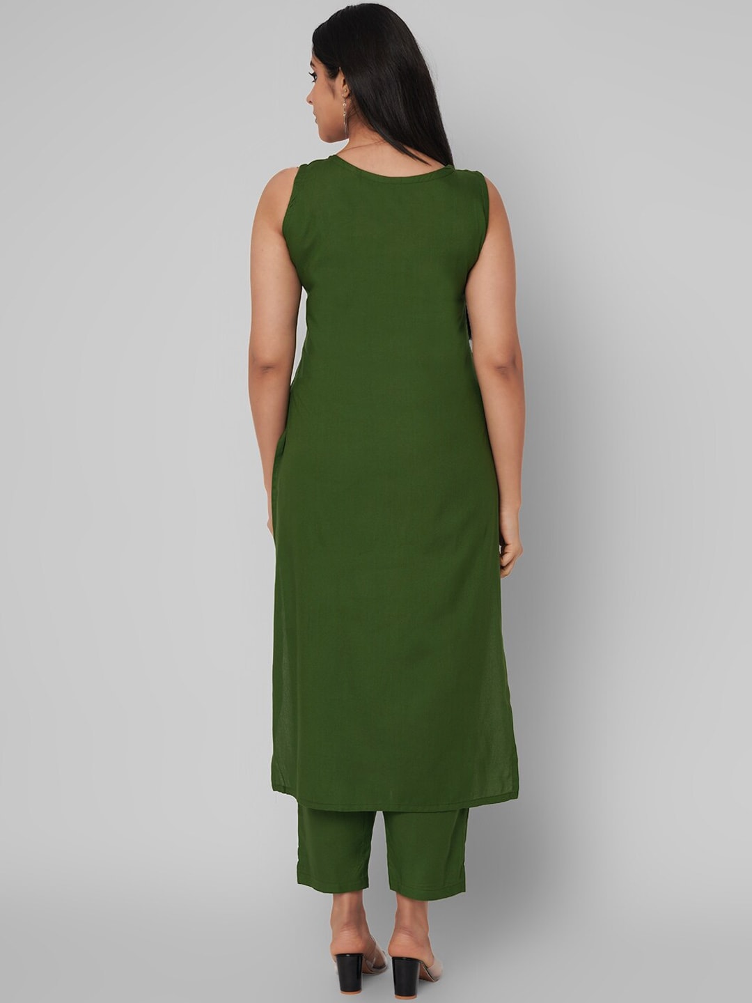 Kalini Women Green & Pink Floral Embroidered Kurta with Trousers - Distacart