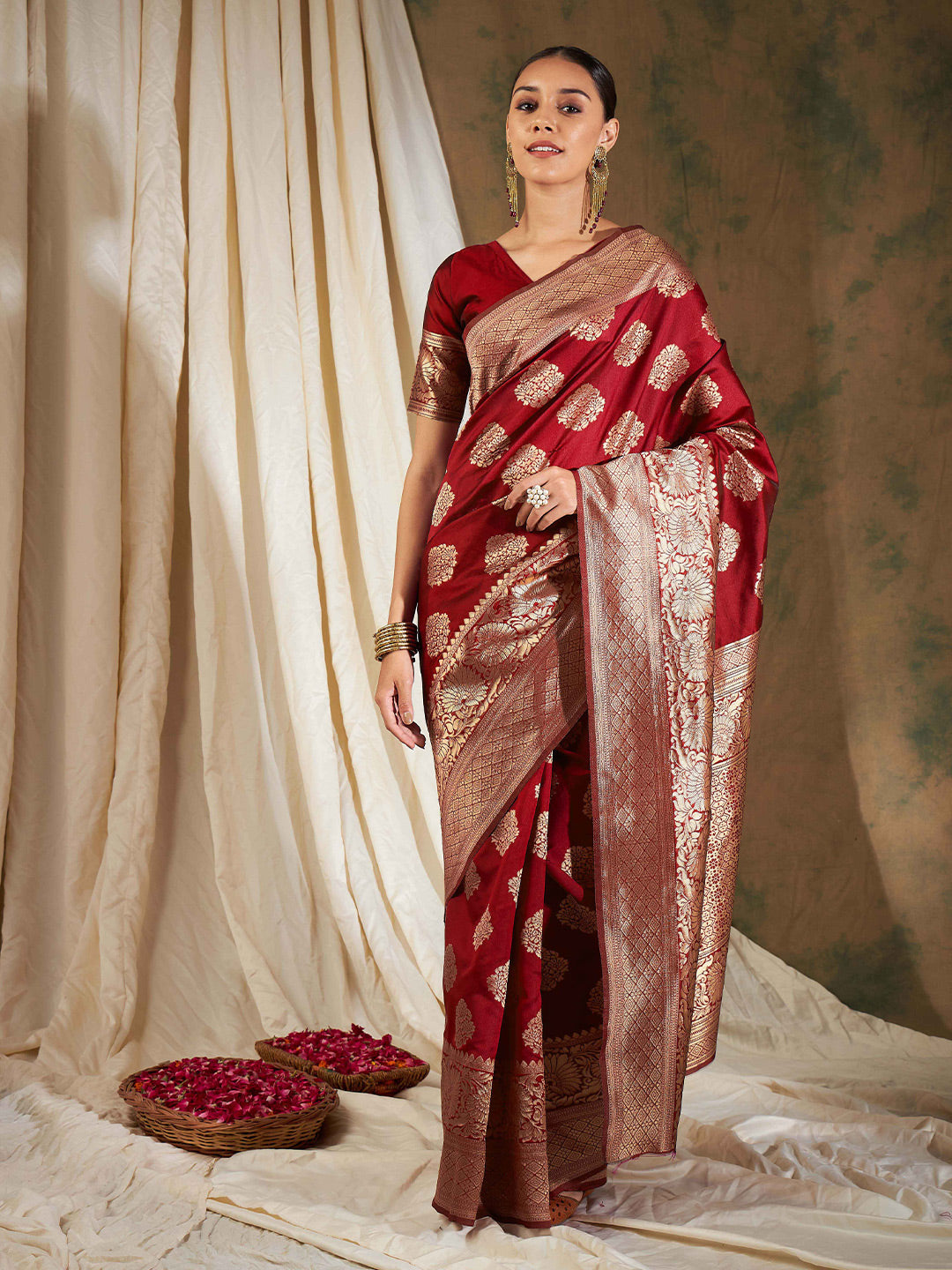 Sangria Red Ethnic Motifs Woven Design Zari Banarasi Saree - Distacart