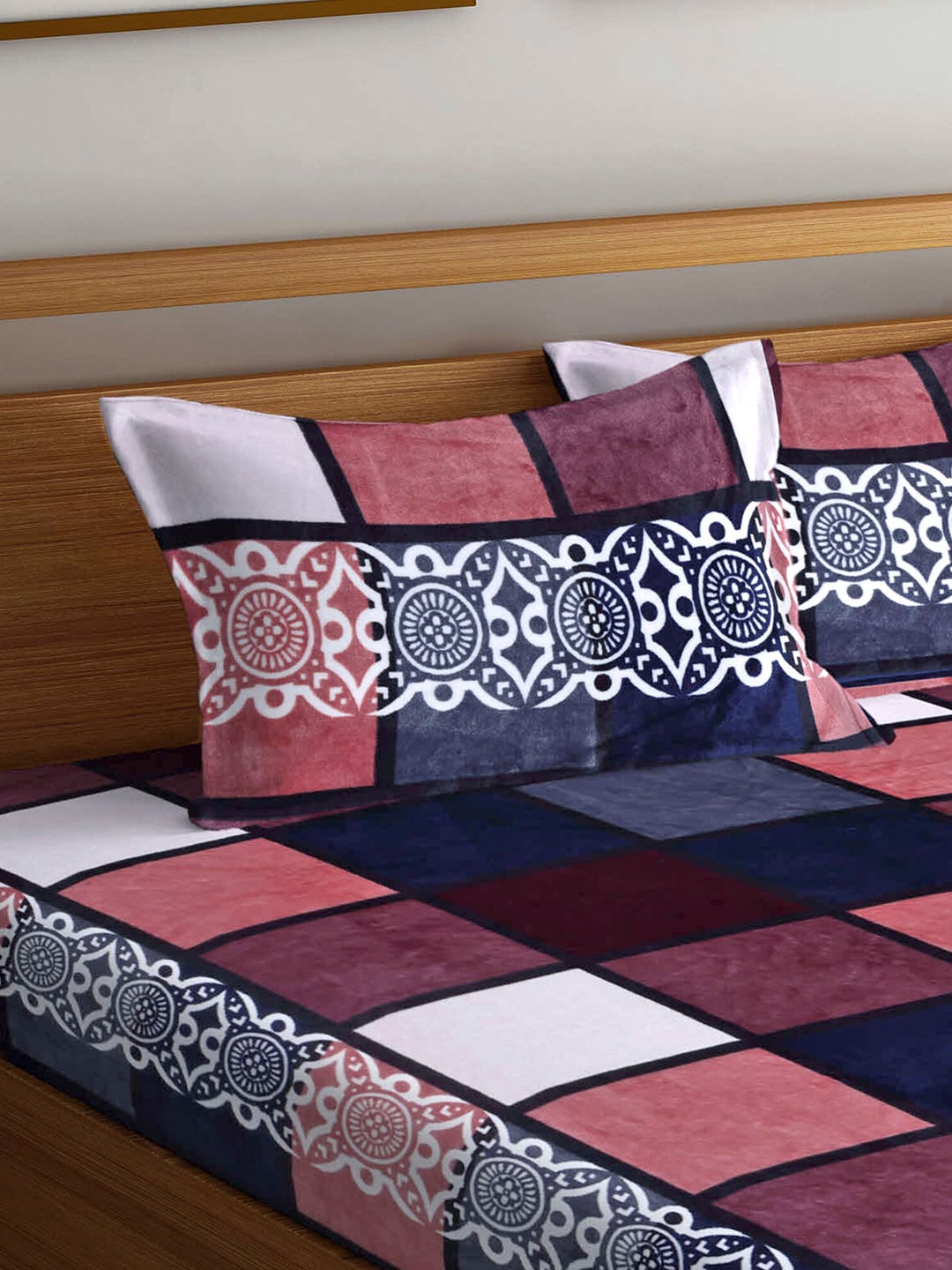 Stylespace by Isha Pink Geometric 300 TC Warm Velvet King Bedsheet & 2 Pillow Covers - Distacart