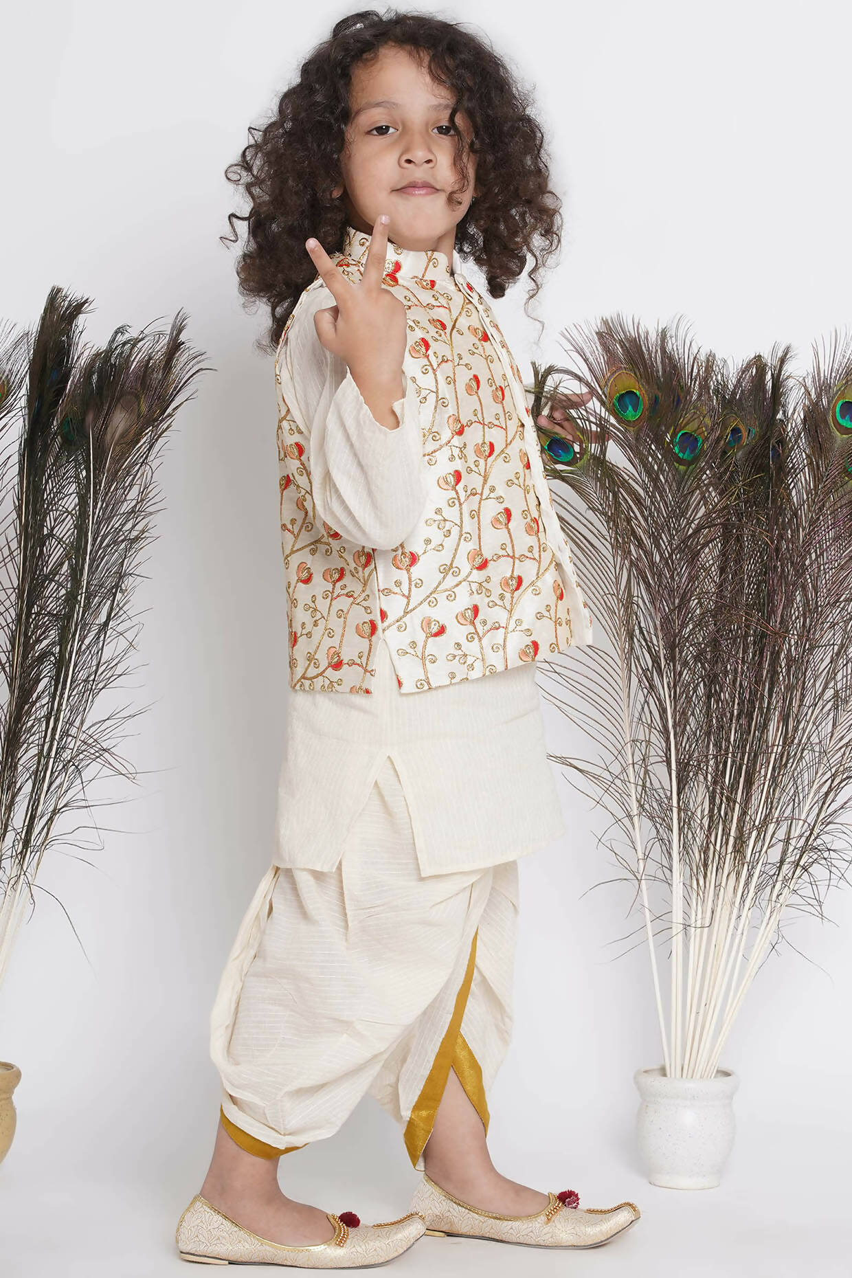 Little Bansi Banarsi Red Tulip Embroidery Jacket With Cotton Kantha kurta And Kantha Dhoti - Cream - Distacart