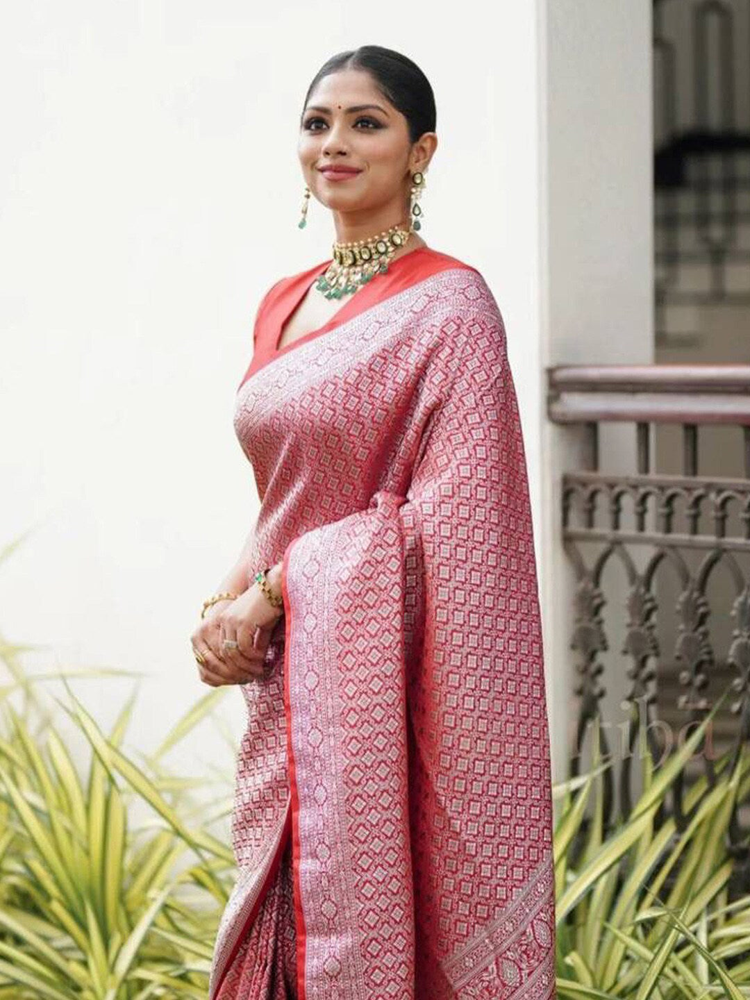 Kalini Ethnic Motifs Woven Design Zari Banarasi Saree - Distacart