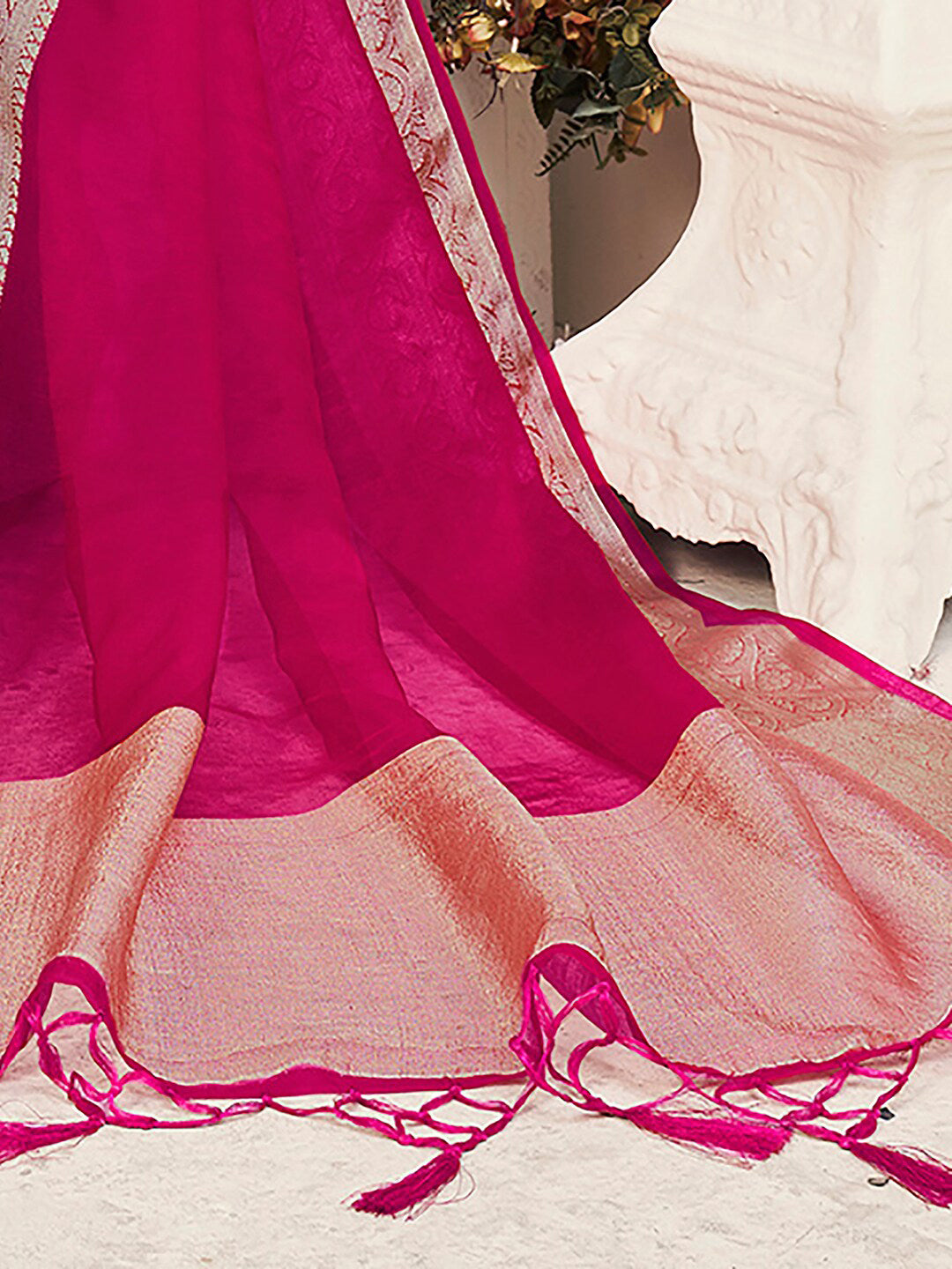 Mitera Magenta & Gold-Toned Woven Design Zari Organza Saree - Distacart