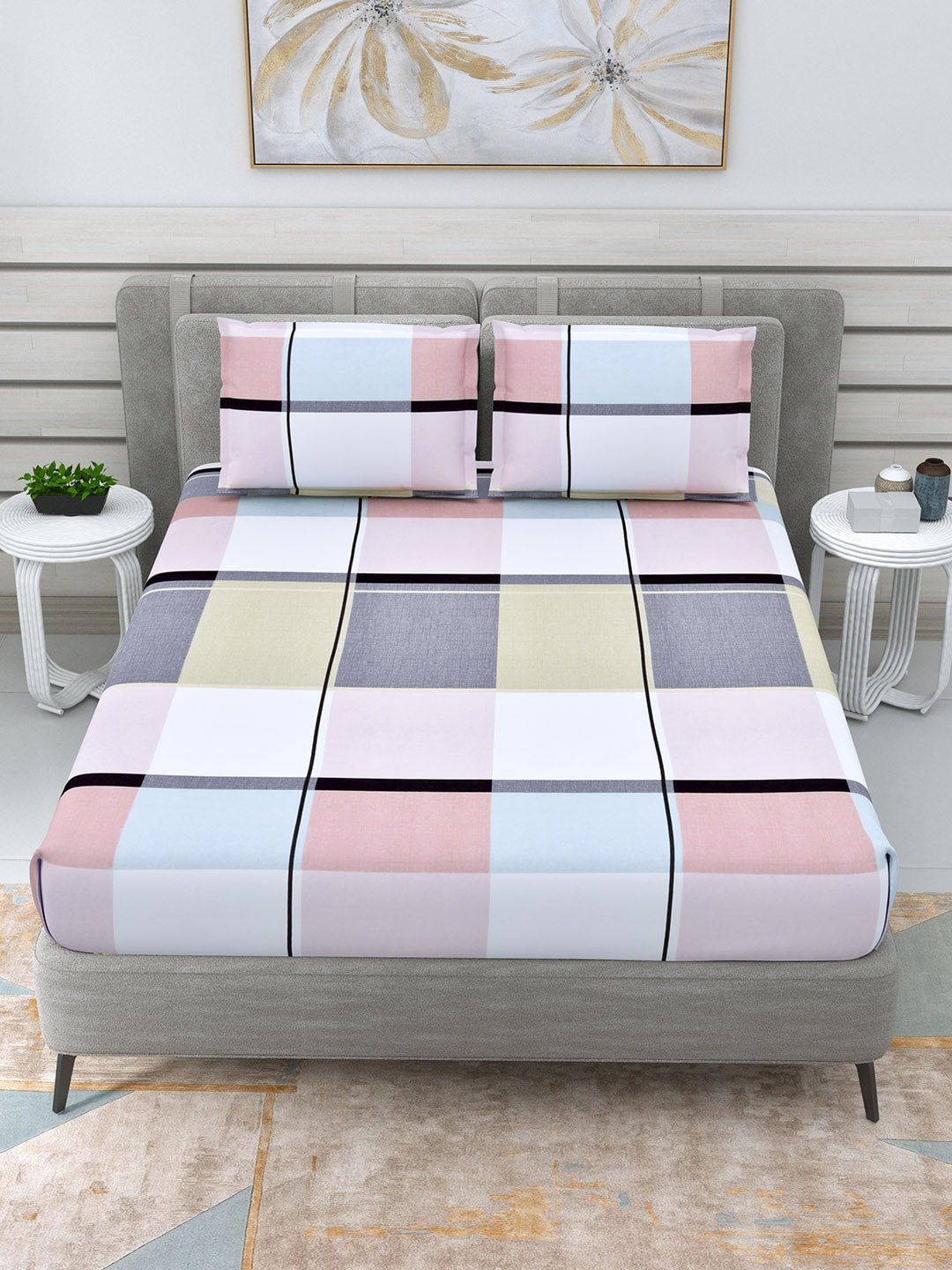 DREAM WEAVERZ Pink & Grey Geometric Glazed Cotton 220 TC King Bedsheet with 2 Pillow Covers - Distacart