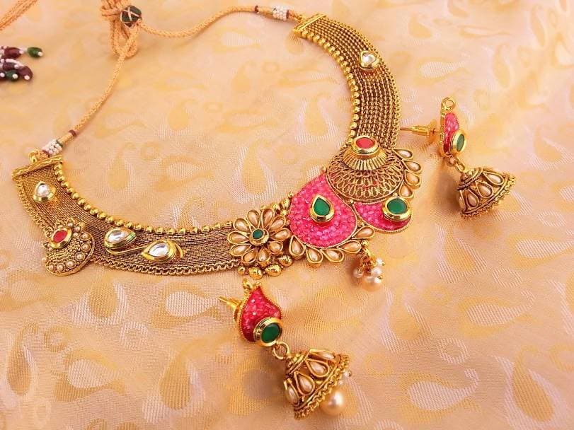 Multicolor Antique Pink And Green Necklace Set