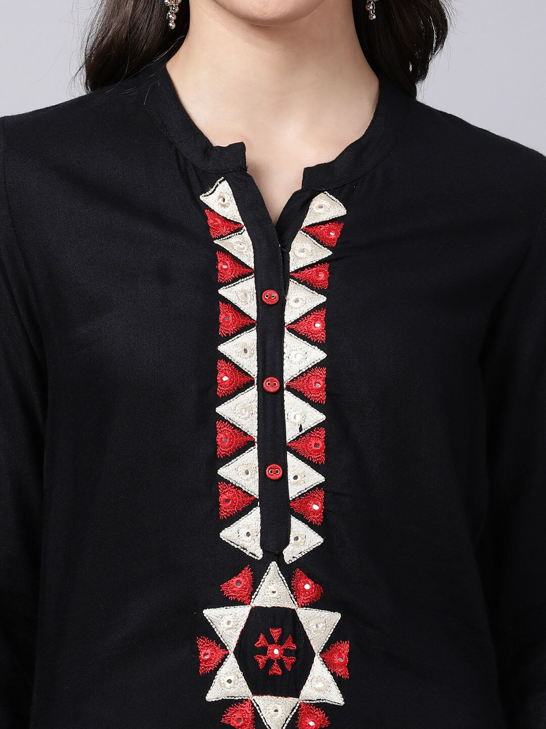 Souchii Women Black Geometric Embroidered Grandeur & Majestic Artwork Kurta - Distacart