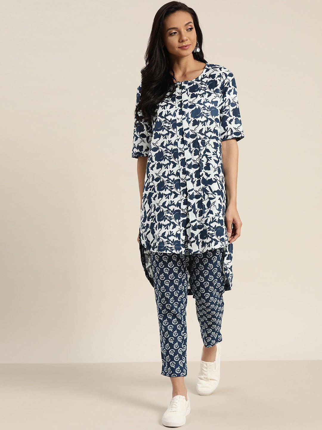 Sangria Women White & Navy Blue Printed Kurta with Trousers - Distacart