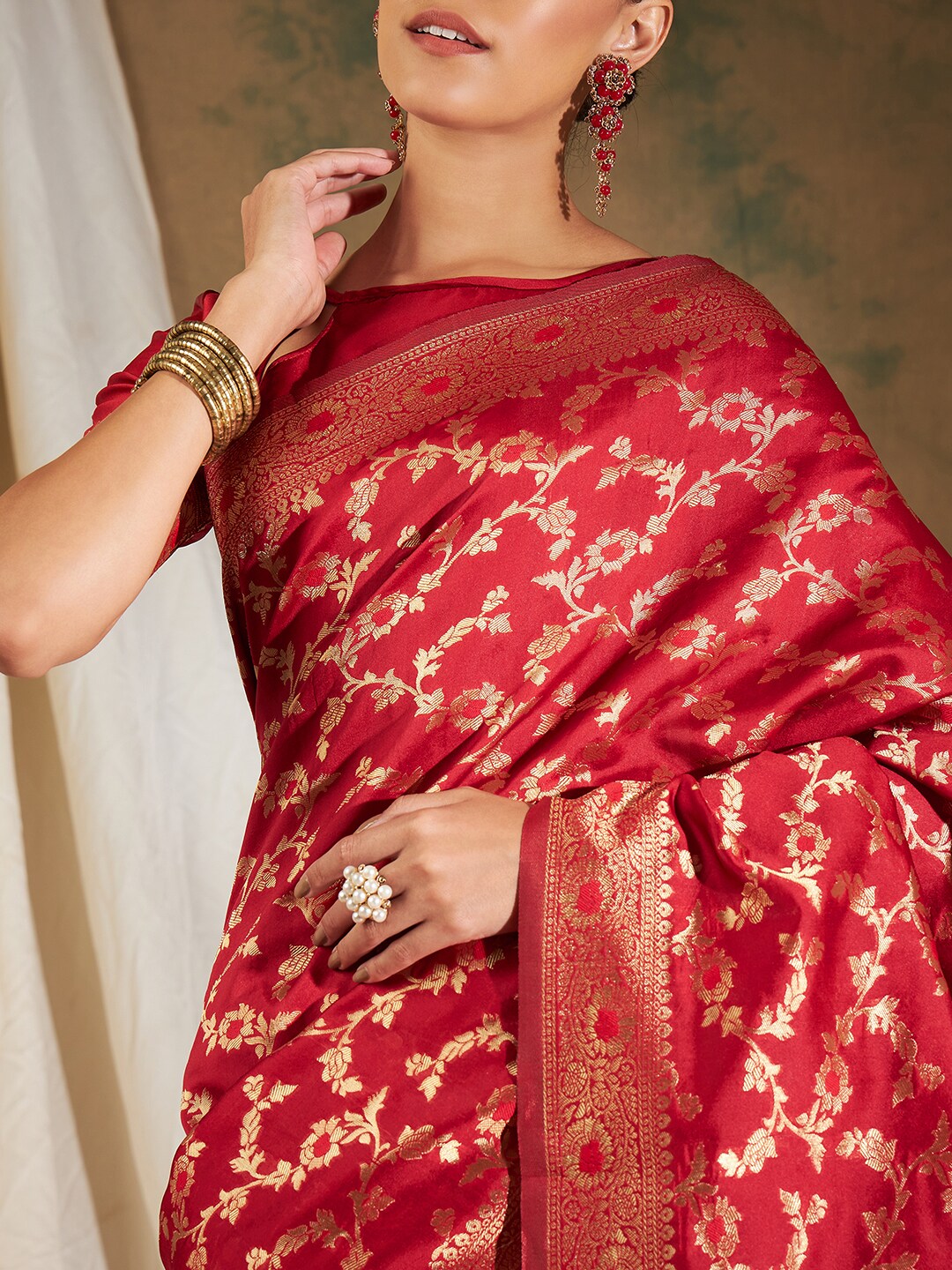 Sangria Red & Gold-Toned Floral Woven Design Zari Banarasi Saree - Distacart