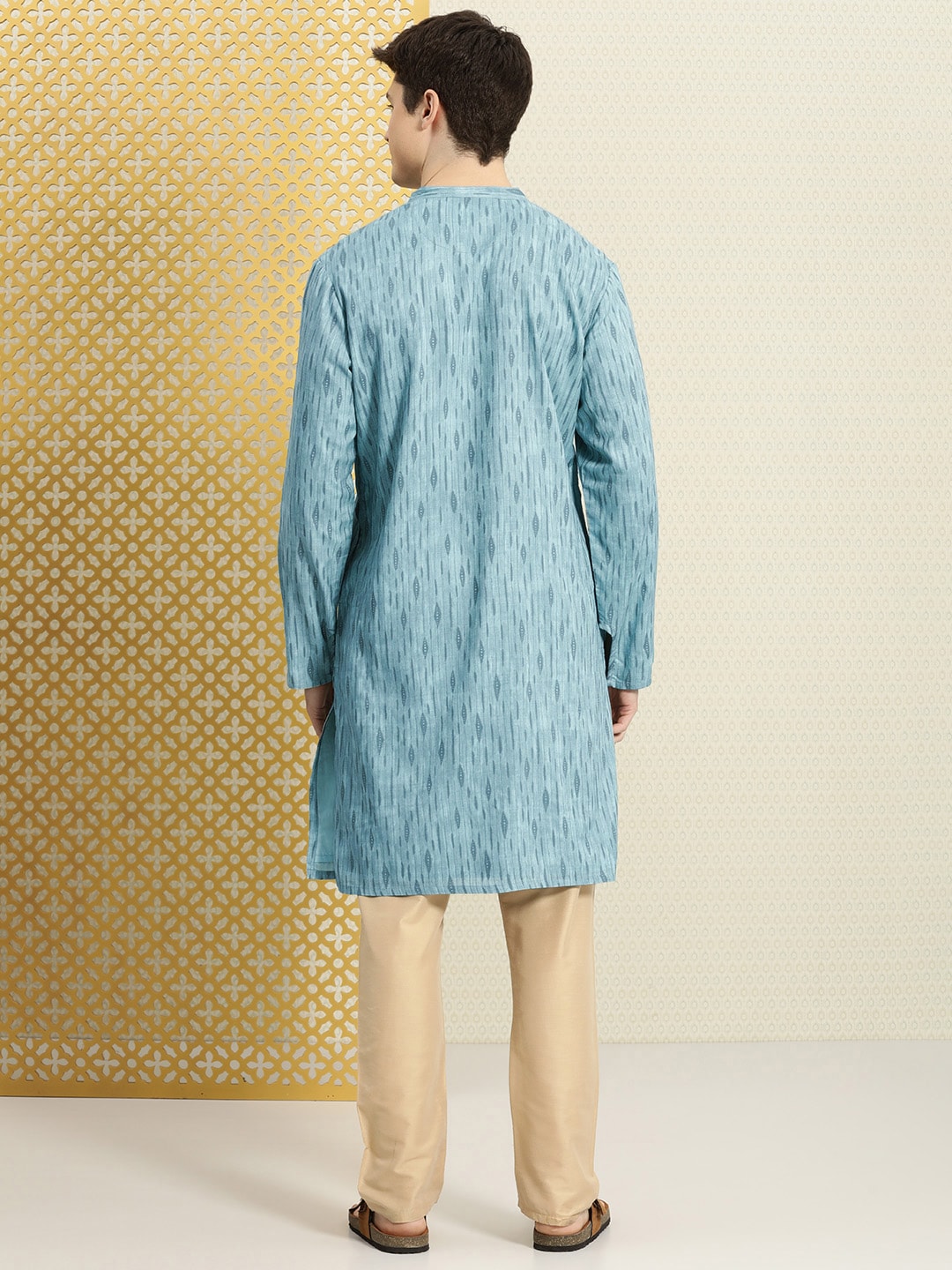 House of Pataudi Jashn Zari Work Sequined Detail Floral Embroidered Kurta - Distacart