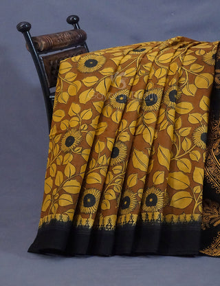 Shades of Khaki And Mustard Colour Kalamkari Pure Mulmul Cotton Saree By Gayathri Reddy Designer Studio - Distacart