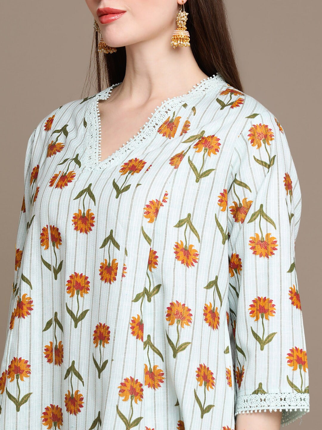 HERE&NOW Floral Printed Lace Inserted V-Neck Kurti with Trousers - Distacart