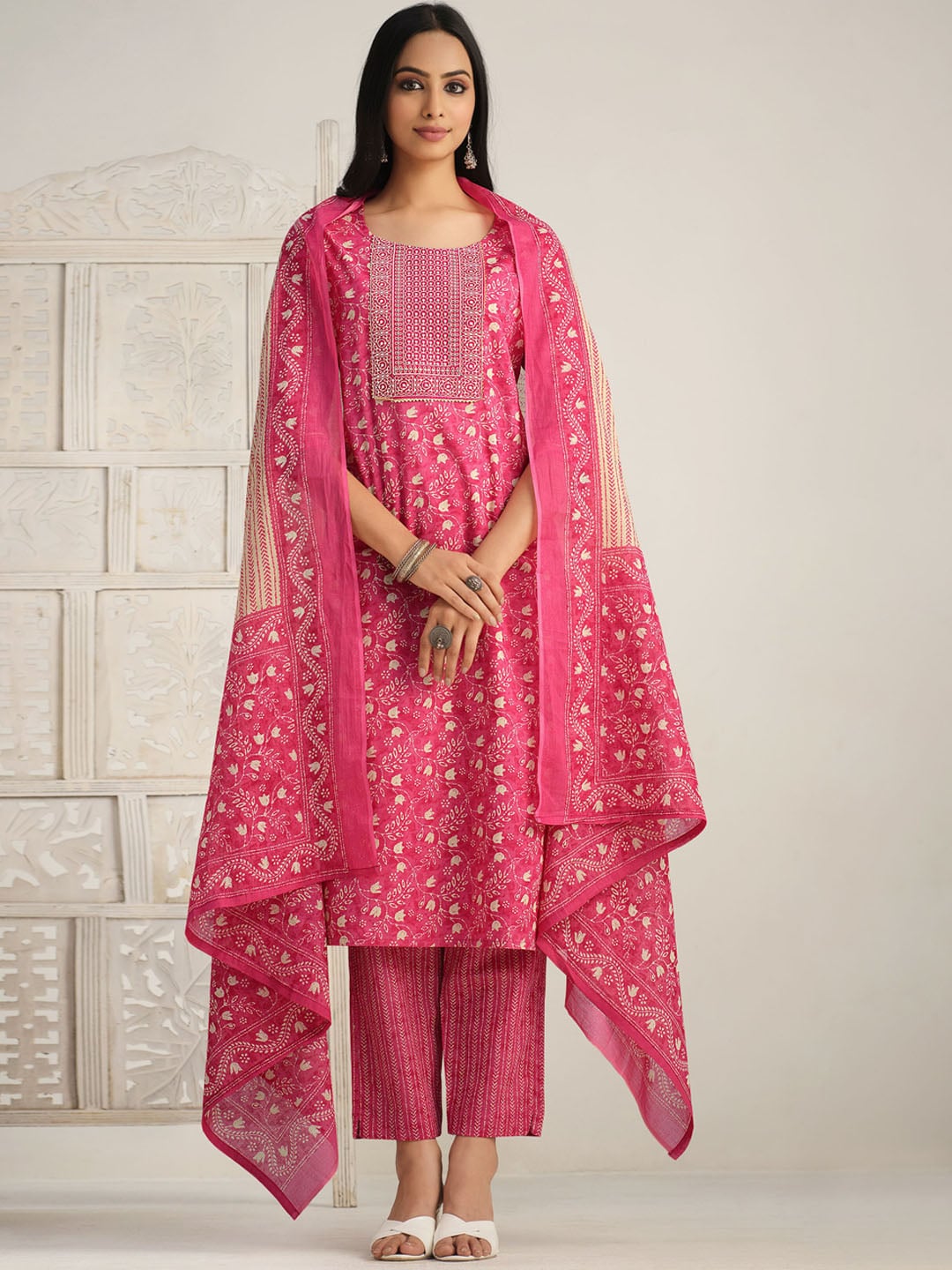 Sangria Red Floral Printed Gotta Patti Pure Cotton Kurta With Trouser & Dupatta - Distacart