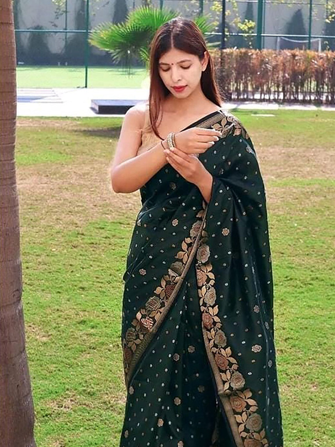 Kalini Floral Woven Design Zari Banarasi Saree - Distacart