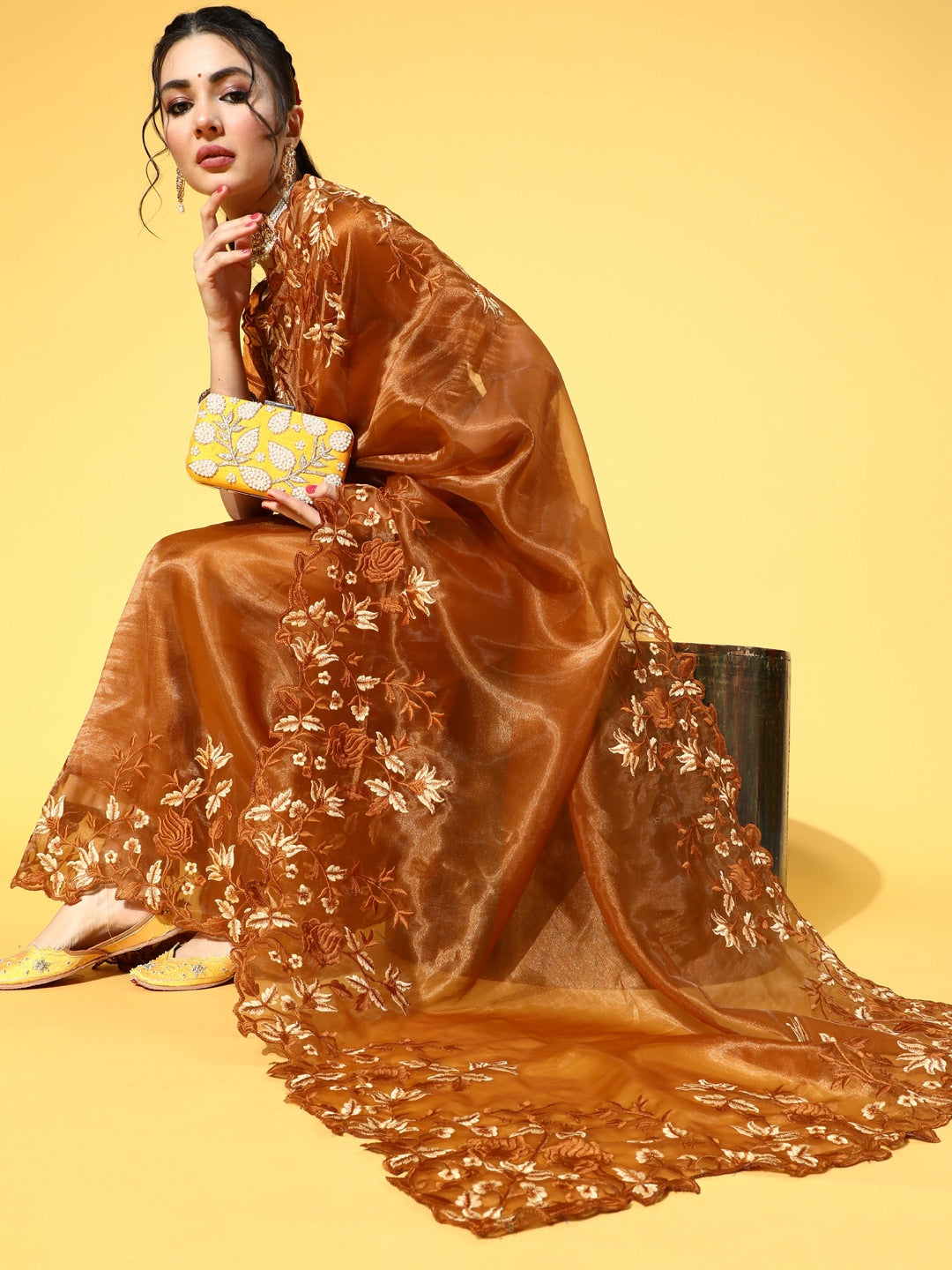 Mitera Solid Saree - Distacart