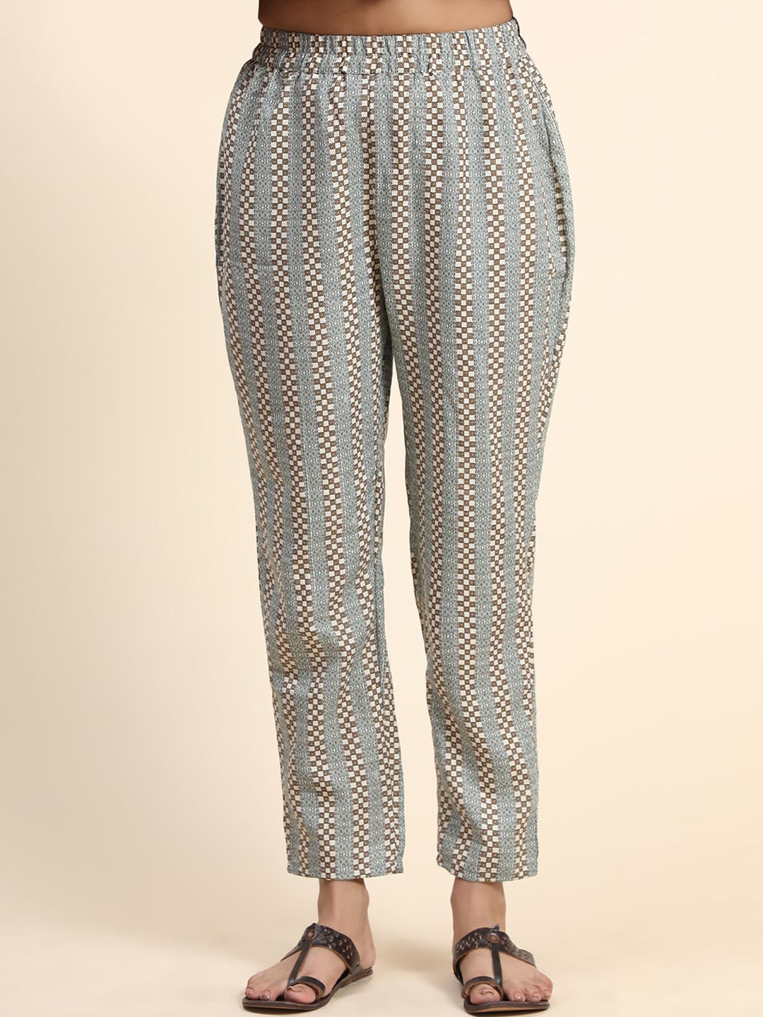 Kalini Floral Printed Round Neck Kurta with Trousers - Distacart