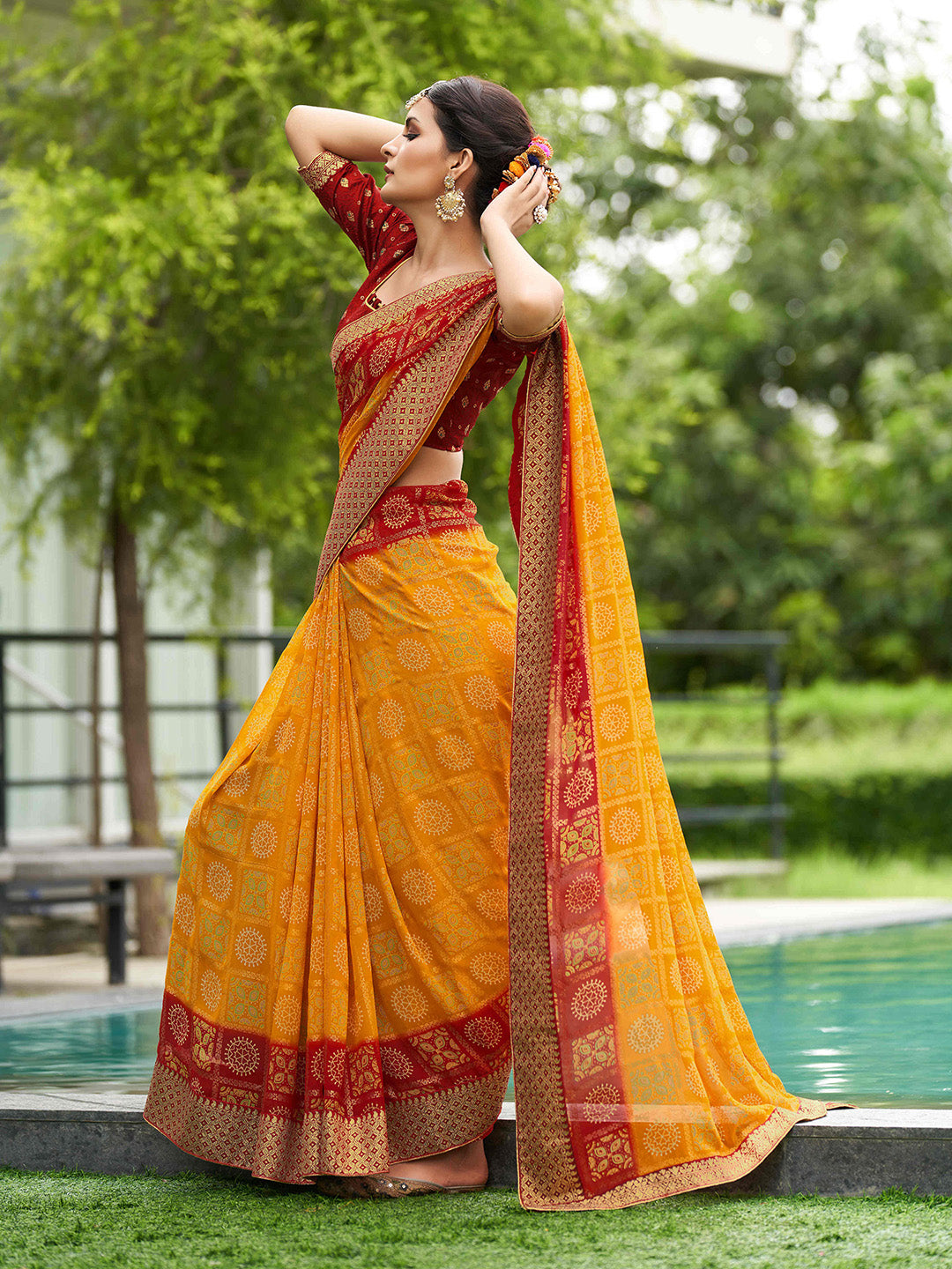 Mitera Bandhani Printed Zari Pure Georgette Saree - Distacart