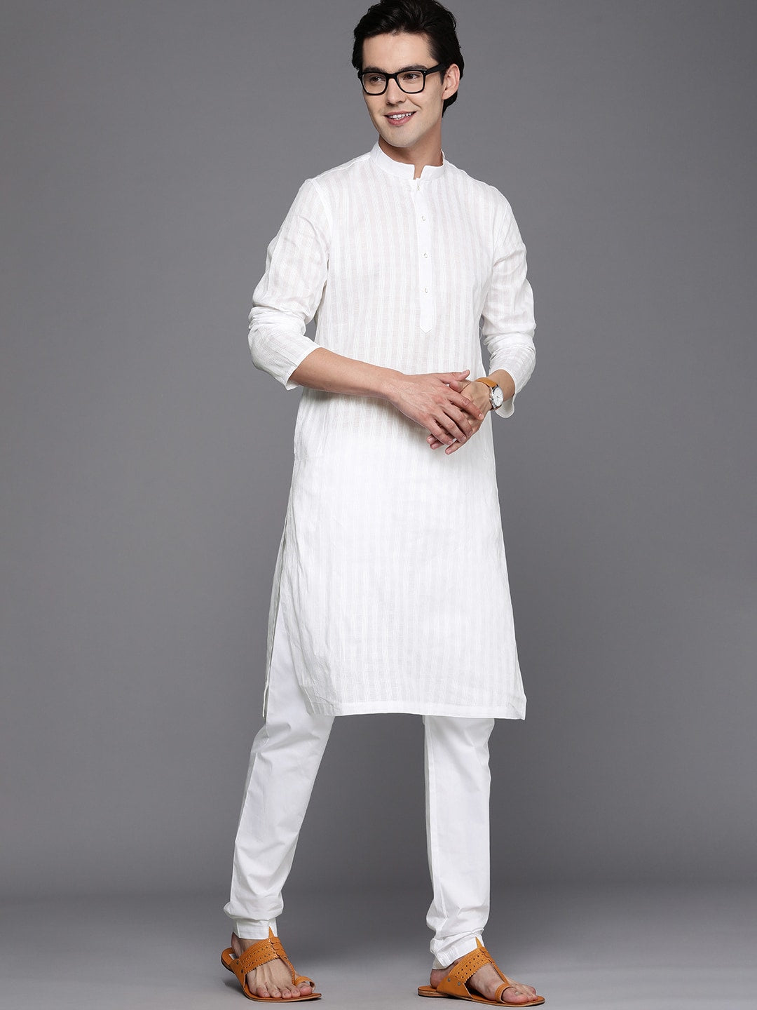 Manyavar Men White Solid Kurta with Pyjamas - Distacart